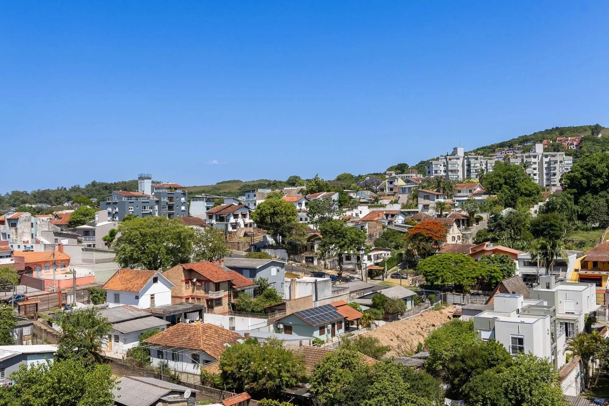 Imagem Apartamento de 3 dormitórios, 1 suíte e 2 vagas escrituradas no bairro Tristeza.