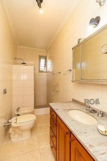 Imagem Casa para Venda - 235m², 4 dormitórios, sendo 1 suites, 2 vagas - Azenha