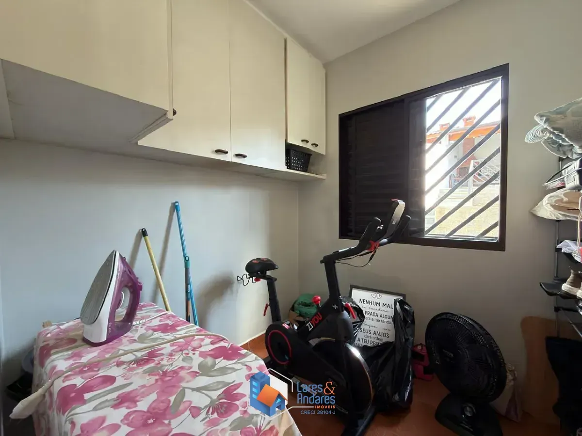 Imagem Sobrado para venda em Parque Vitória com 3 quartos, sendo 1 suíte, 208m²