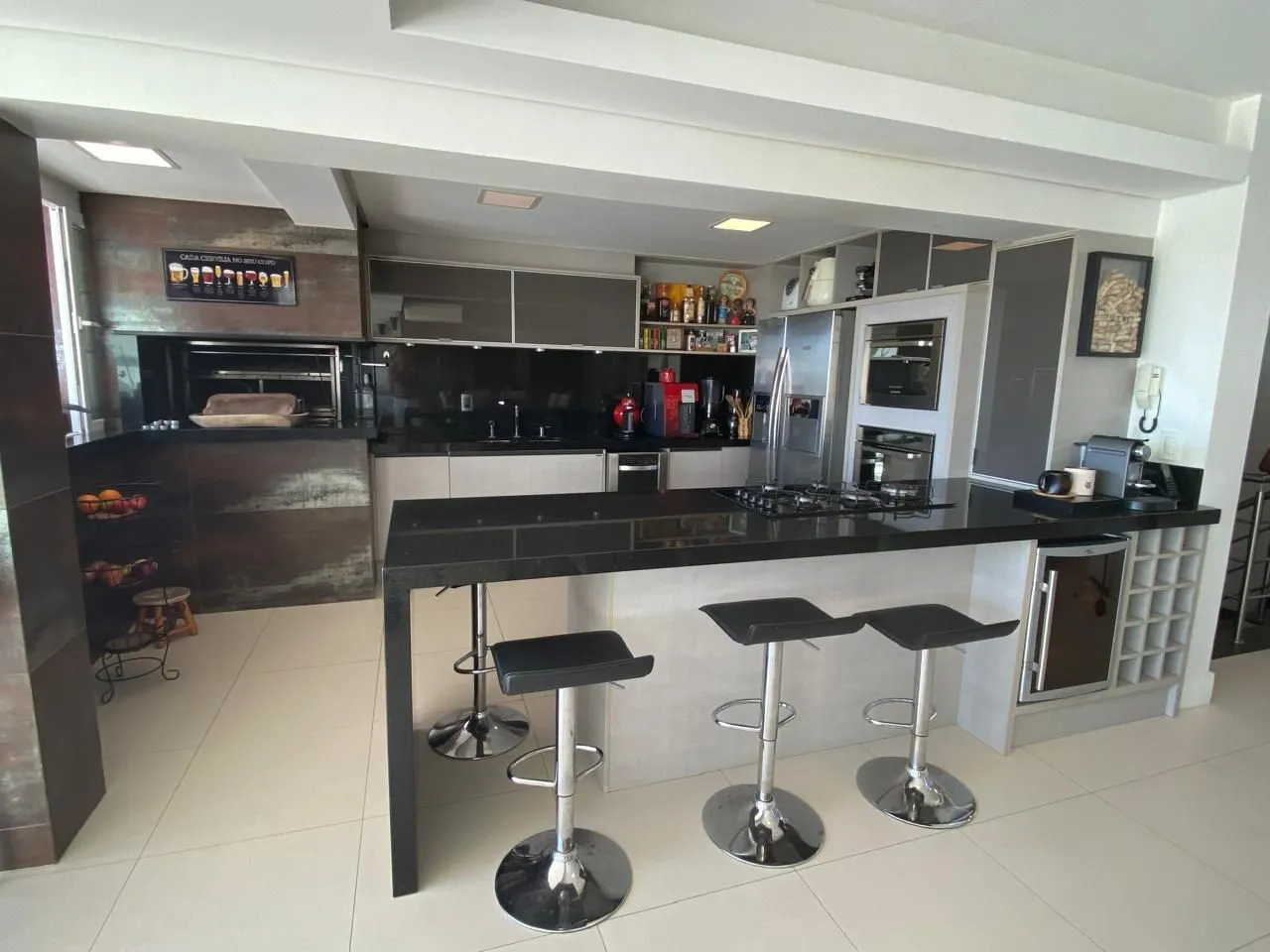 Imagem Casa em Ipanema com 4 Dormitórios sendo 3 Suíte