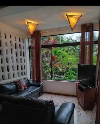 Imagem Casa com Vista para o Mar em Garopaba-SC: 3 Dorms, 2 Suítes, 250m², no Bairro Macacu