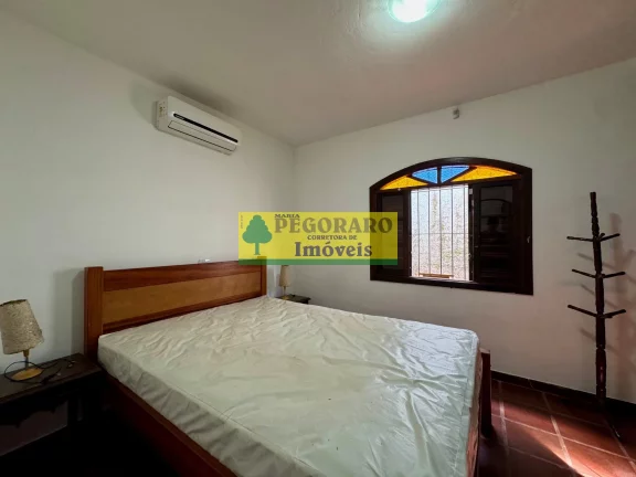 Imagem Casa à com churrasqueira venda na Martim de Sá, 3 quartos, 1 suíte, 1 sala, 2 banheiros, 2 vagas, 128m².