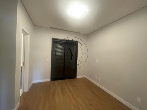 Imagem Casa à Venda com 3 Pavimentos: 3 Dormitórios, Varanda, 2 Cozinhas e 2 Salas