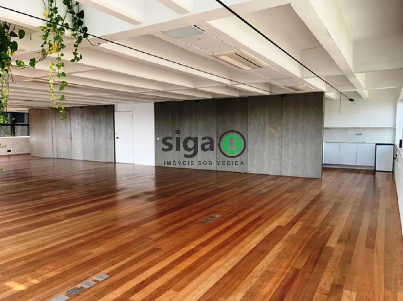 Foto do imóvel Vende-se meia laje comercial, reformada e pronta para uso, na Faria Lima