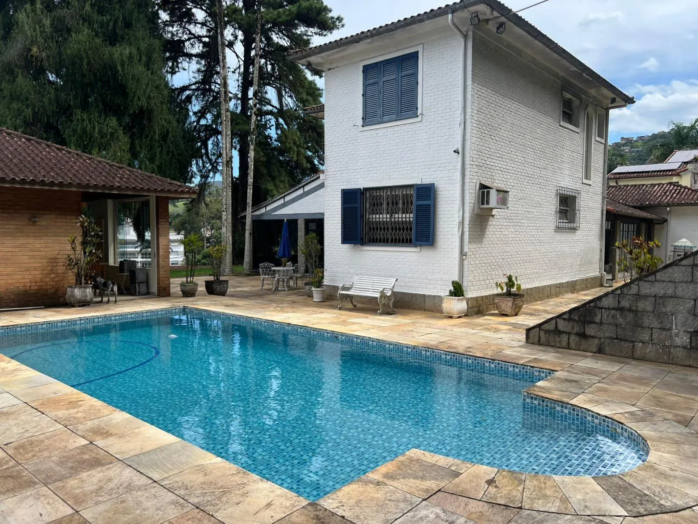 Imagem Casa para Venda em Petrópolis / RJ no bairro Valparaíso