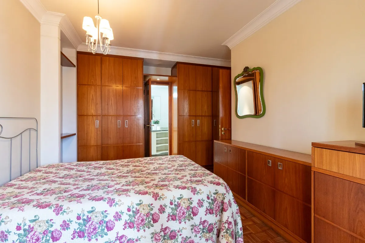 Imagem Apartamento para venda em Vila Bastos com 4 quartos, sendo 1 suíte, 142m2