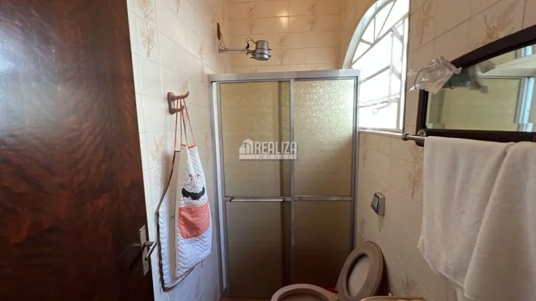 Imagem Casa à venda com 3 dormitórios no bairro Mercês, em Uberaba