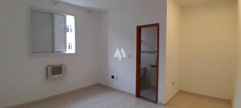 Imagem Casa Sobreposta com 03 quartos (01 suíte) - Lavabo- Varanda Gourmet - Bairro Campo Grande
