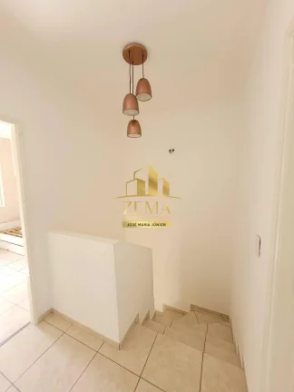 Imagem Sobrado condomínio, 03 qt (suite), 02 vgs, lavabo, churrasqueira, Ar Condic