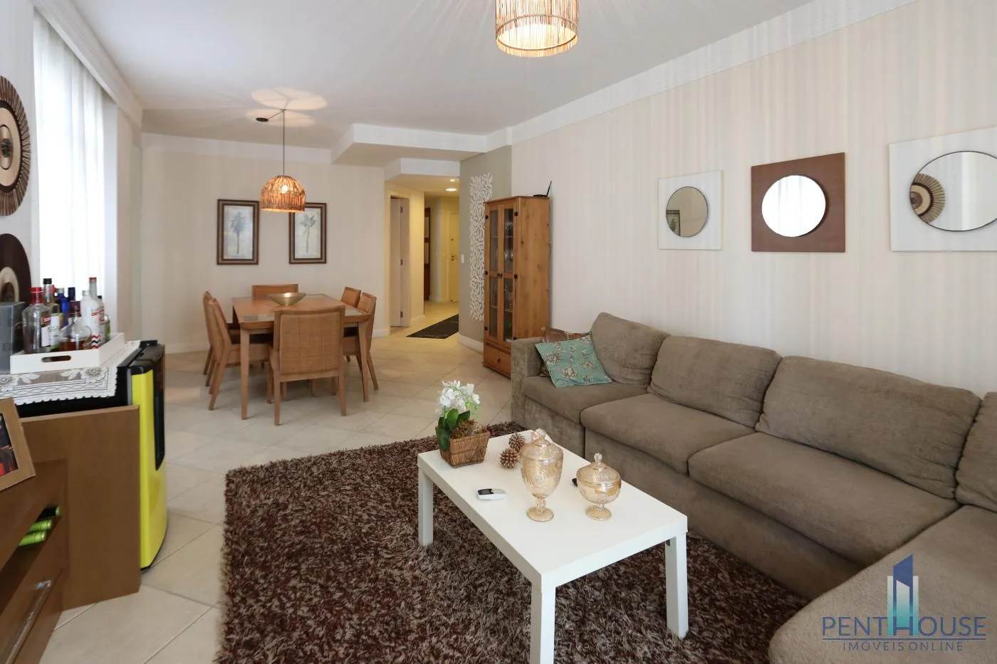 Imagem Apartamento Quadra Mar para Venda em Balneário Camboriú, CENTRO, 2 dormitórios, 2 suítes, 3 banheiros, 1 vaga