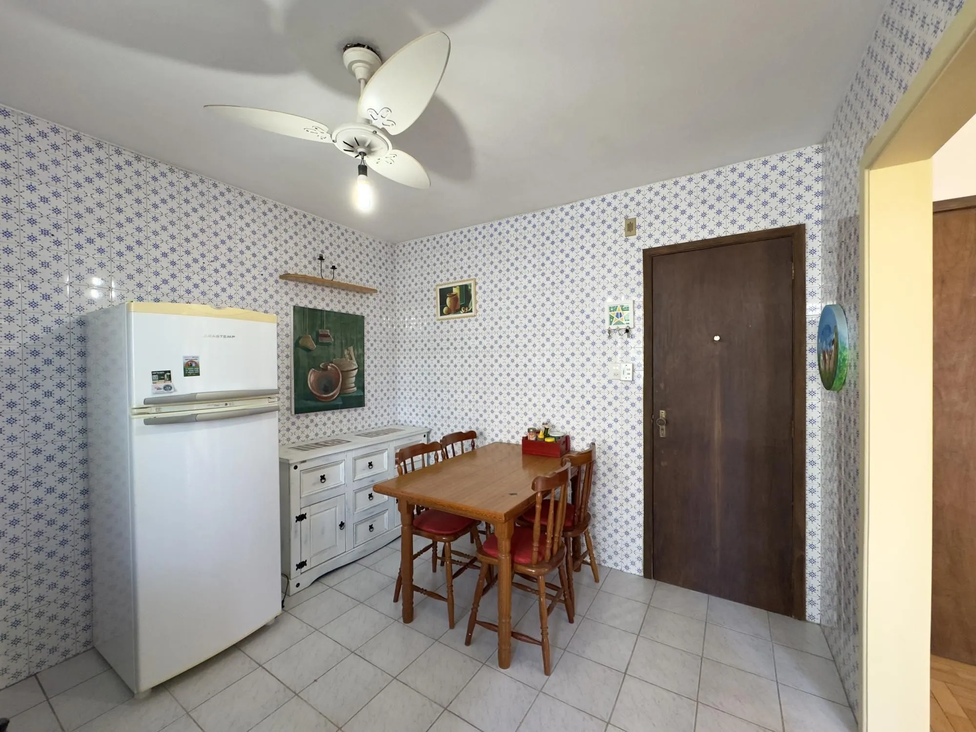 Imagem Apartamento amplo de 2 dormitório ao lado do Mãe de Deus e próximo da Orla
