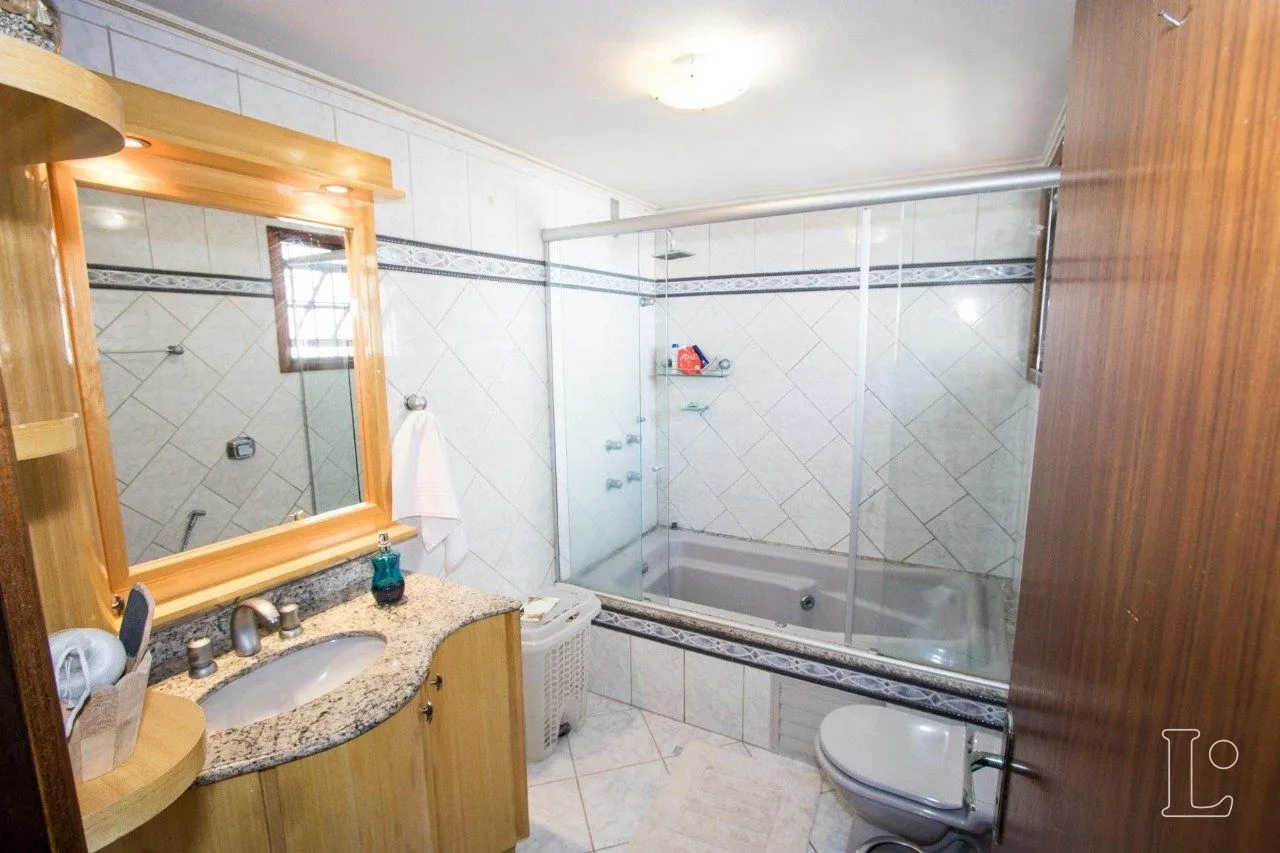 Imagem Casa para Venda - 238.68m², 4 dormitórios, sendo 1 suites, 4 vagas - Ipanema
