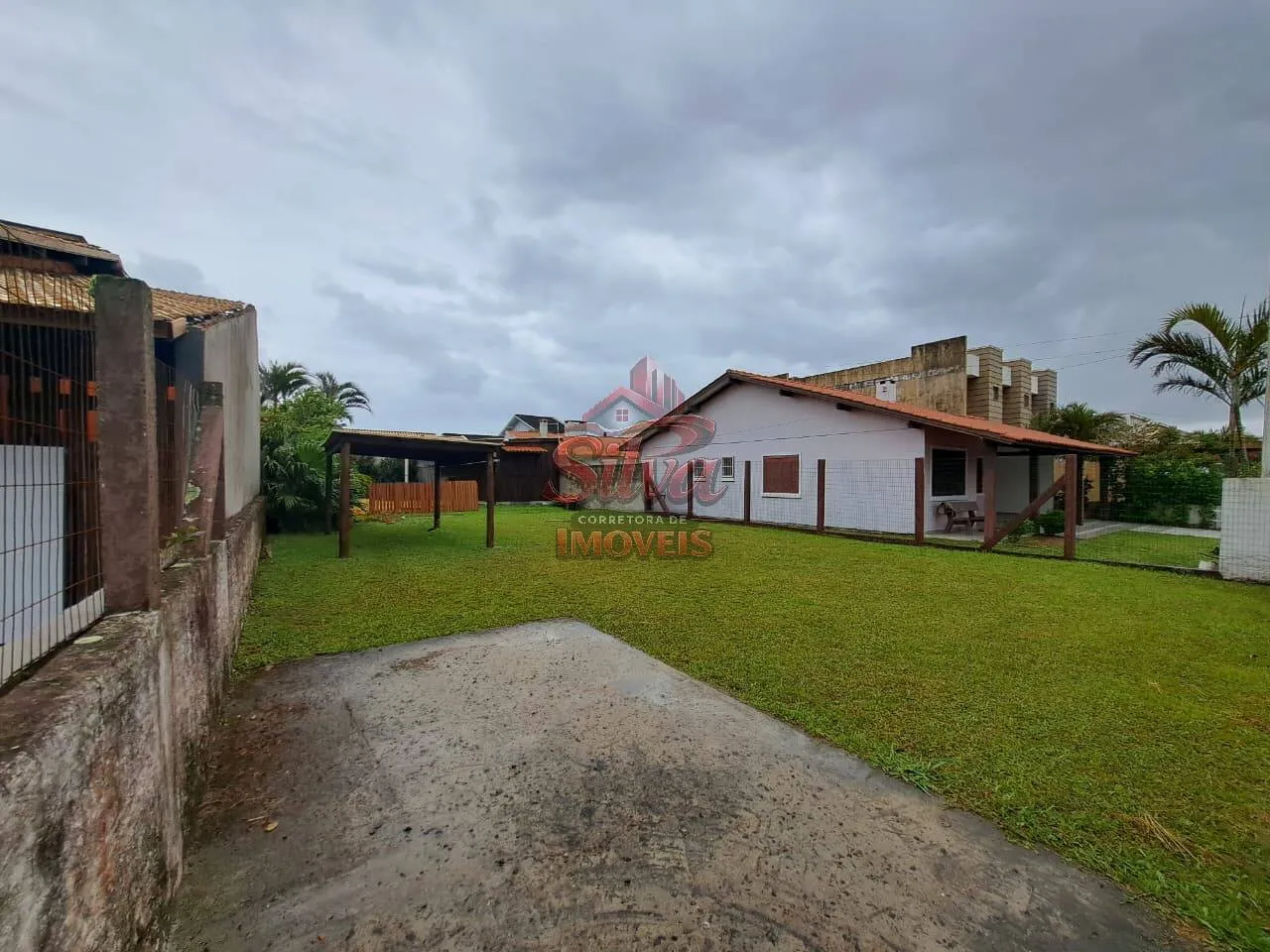Imagem Terreno 360m² com piscina no Centro de Imbé