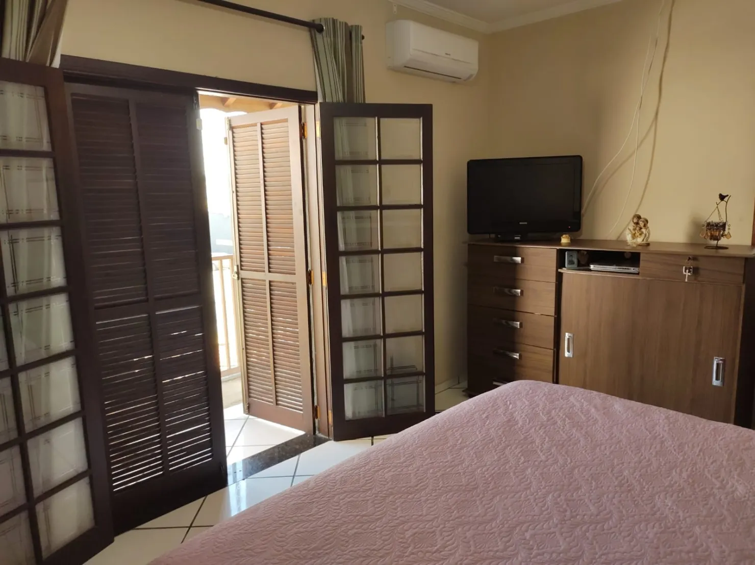 Imagem Casa à venda 2 Quartos, 2 Vagas, 210M², Cidade Industrial, Lorena - SP