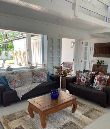 Imagem Linda Casa de Temporada com 6 quartos, sendo 5 suítes em Praia do Canto, Armação do Búzios - RJ