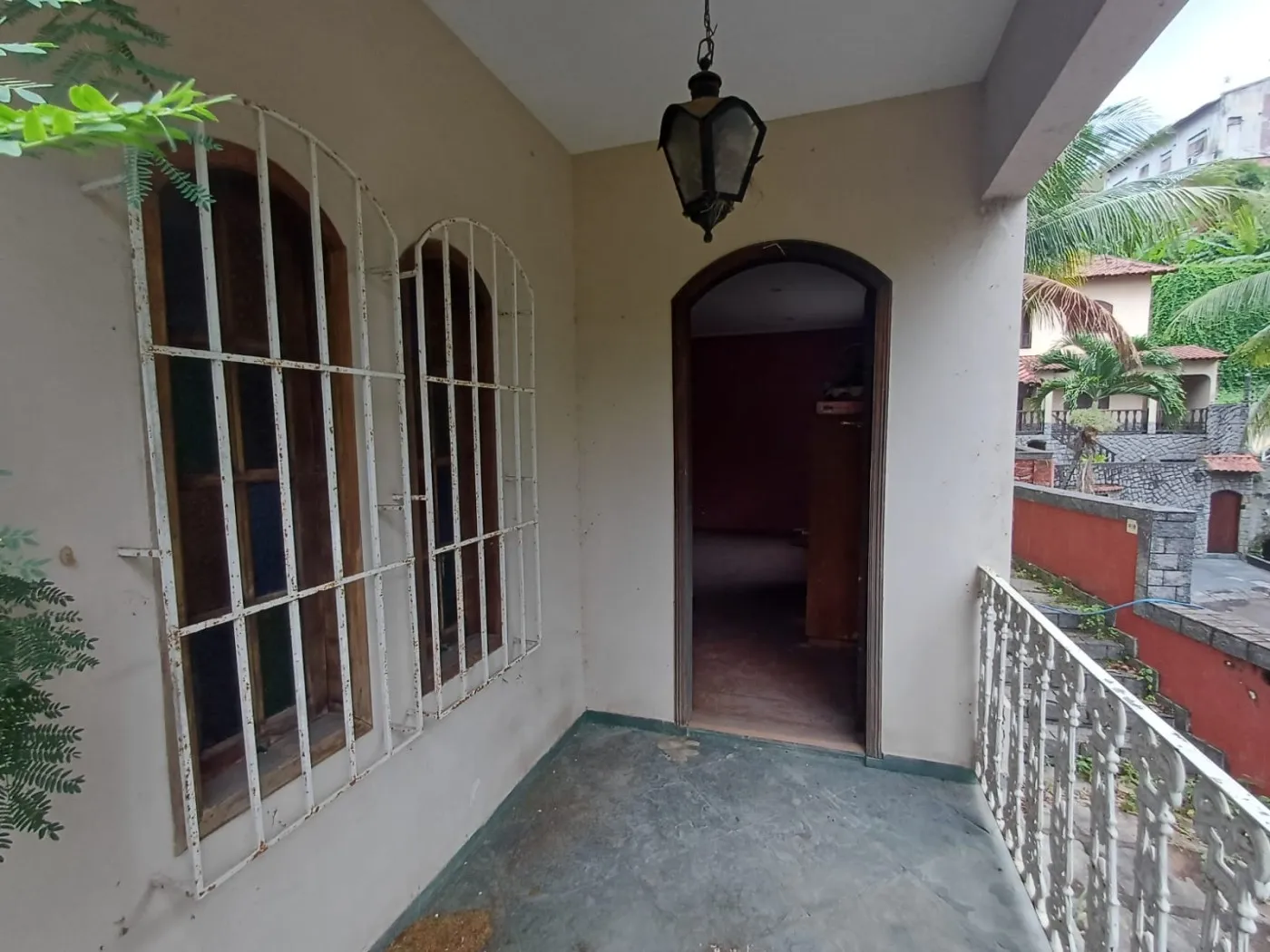 Imagem Ótima casa duplex espaçosa com 5 quartos e área de lazer!