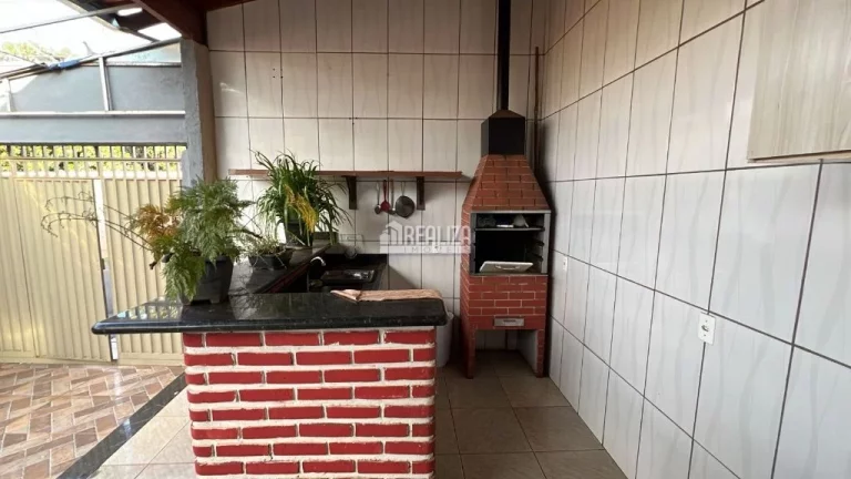 Imagem Casa à venda no bairro Jardim América, Uberaba - 4 dormitórios, área de lazer e churrasqueira!