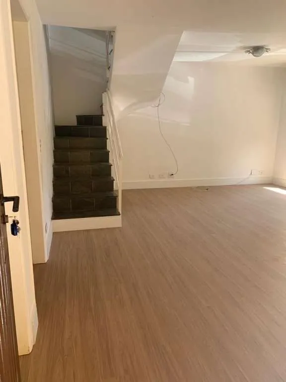 Imagem Casa em Condomínio com 3 quartos, 3 vagas, aceita financiamento.