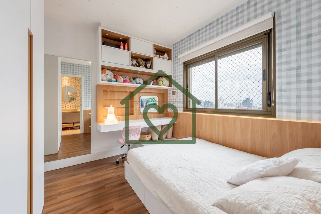 Imagem Bridge Imóveis vende com exclusividade BELISSIMO APARTAMENTO NO CLÁSSICO PETRÓPOLIS. 
Semimobilia...