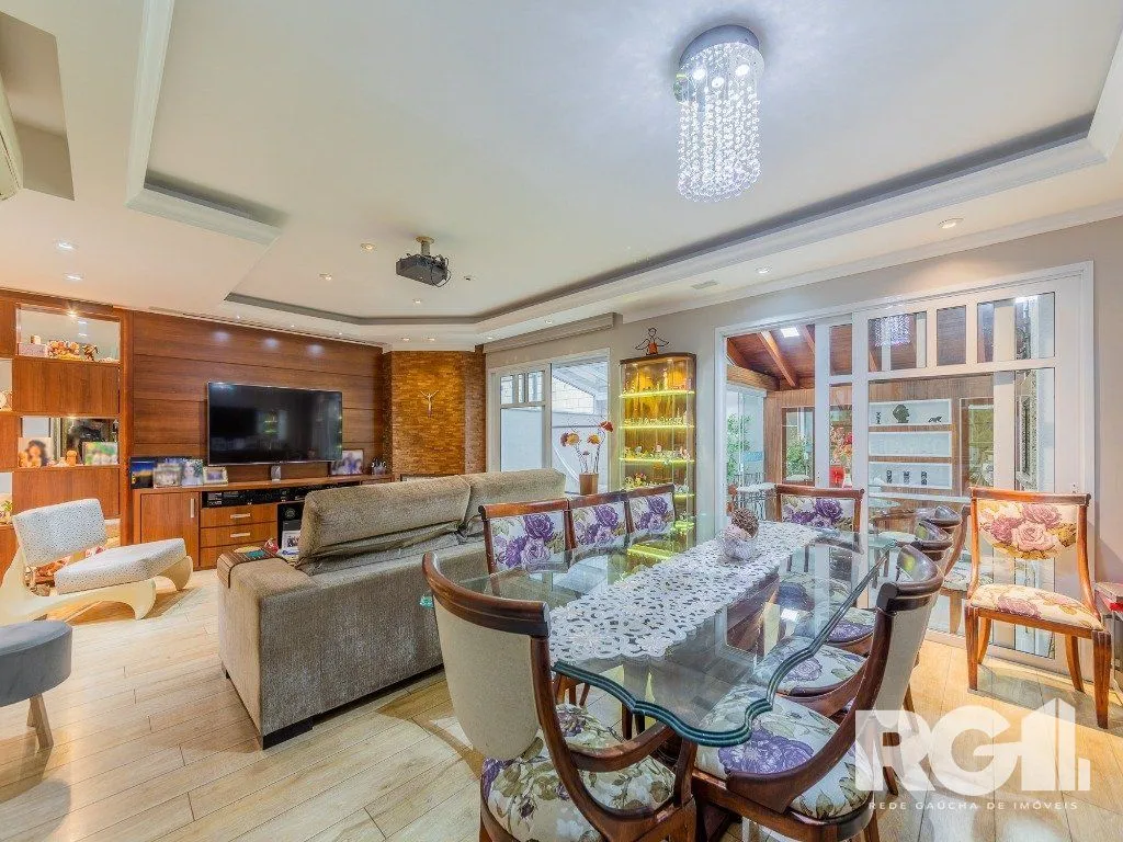 Imagem EXCLUSIVIDADE Belíssima casa de 4 suítes + gabinete no condomínio fechado Terra Mater com vista exuberante para o bosque, próximo da portaria e infraestrutura.