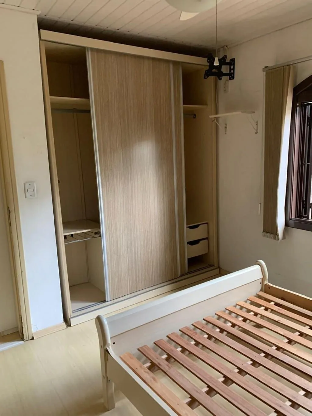 Imagem Casa em Condomínio de 3 dormitórios à venda em Tristeza, Porto Alegre.
