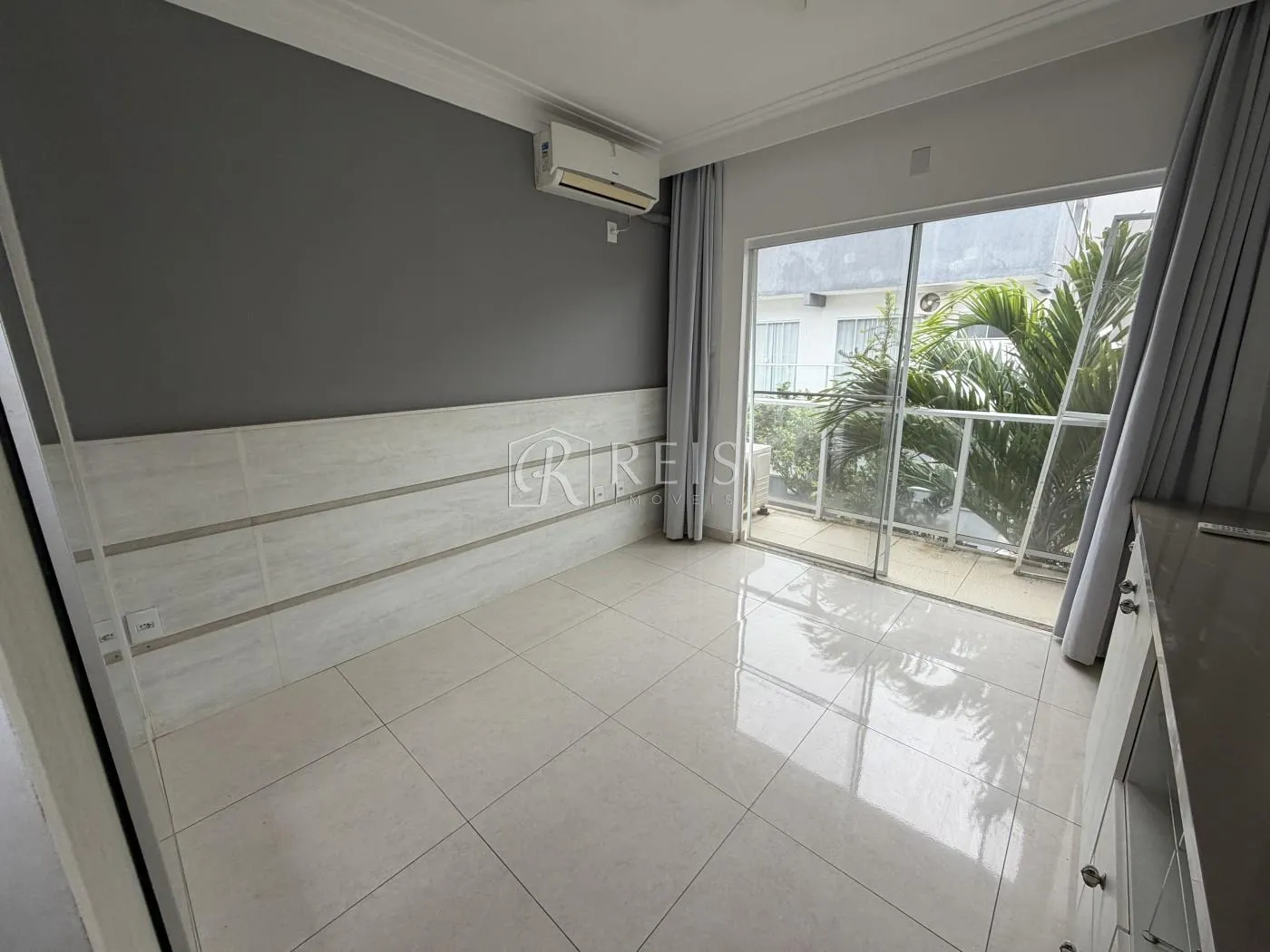 Imagem Casa para Venda em Rio das Ostras, Chácara Mariléa, 3 dormitórios, 1 suíte, 4 banheiros, 2 vagas