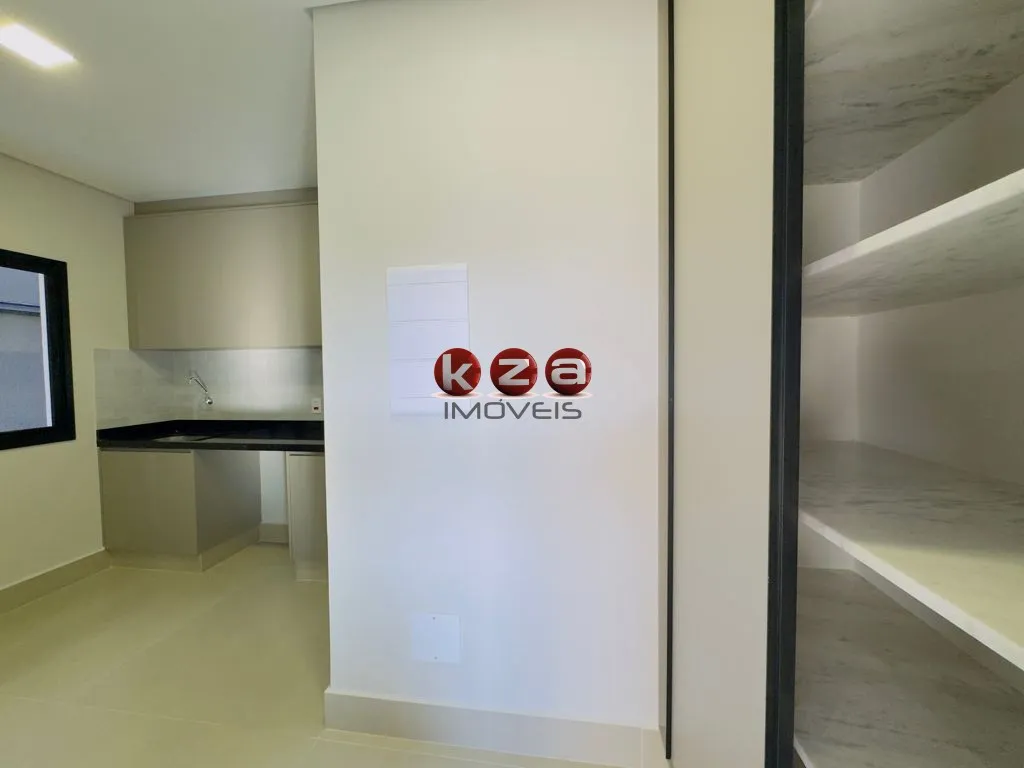 Imagem Imóvel de alto padrão em condomínio fechado: casa com 3 suítes e 2 vagas na melhor localização de Valinhos-SP, Condomínio Villa do Sol.