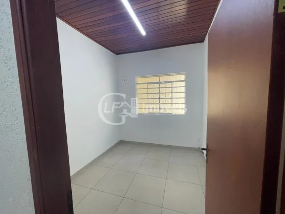 Imagem Espaço Comercial Impecável no Centro de Campo Grande-MS: 3 Quartos, 2 Salas, 4 Banheiros, 1 Vaga de Garagem - 220m²