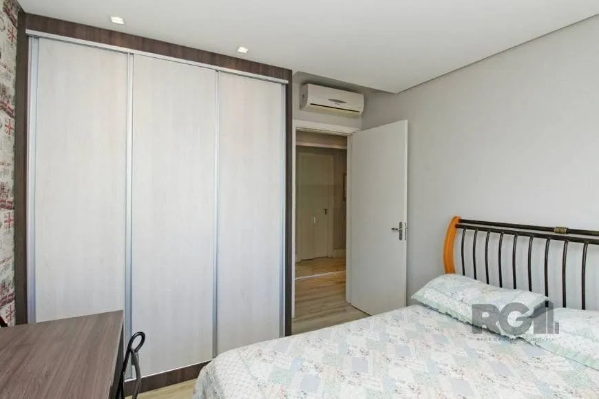 Imagem EXCELENTE OPORTUNIDADE! 120m2, 2 VAGAS, ANDAR ALTÍSSIMO COM VISTA PARA AEROPORTO! Apartamento 3 dormitórios (sendo 1 suíte)