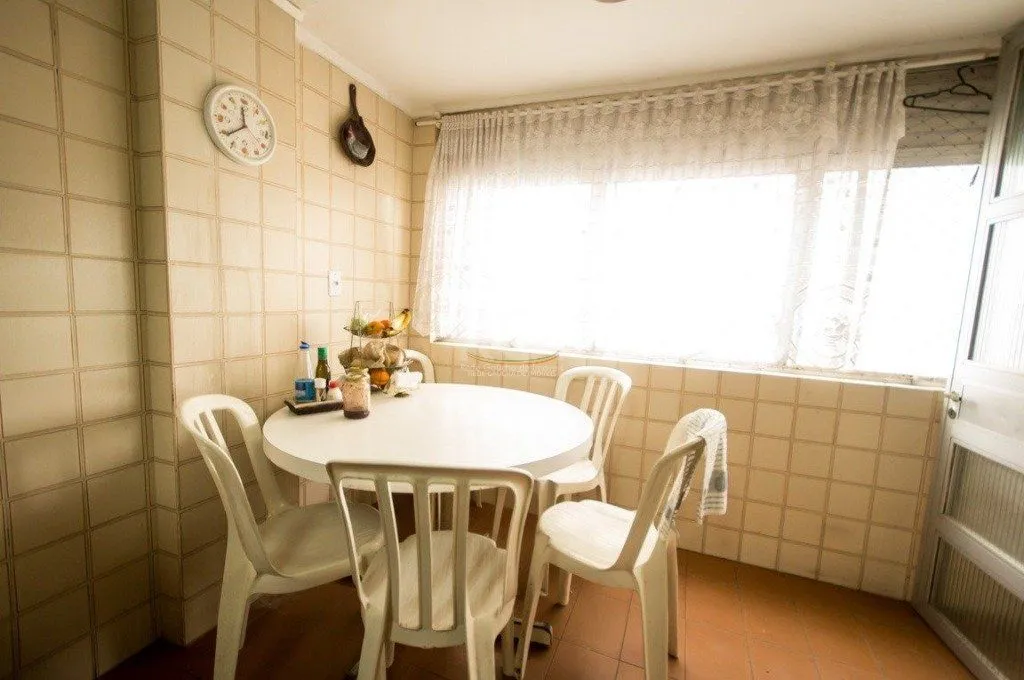 Imagem Cobertura para Venda - 237.88m², 3 dormitórios, sendo 1 suites, 2 vagas - Moinhos de Vento