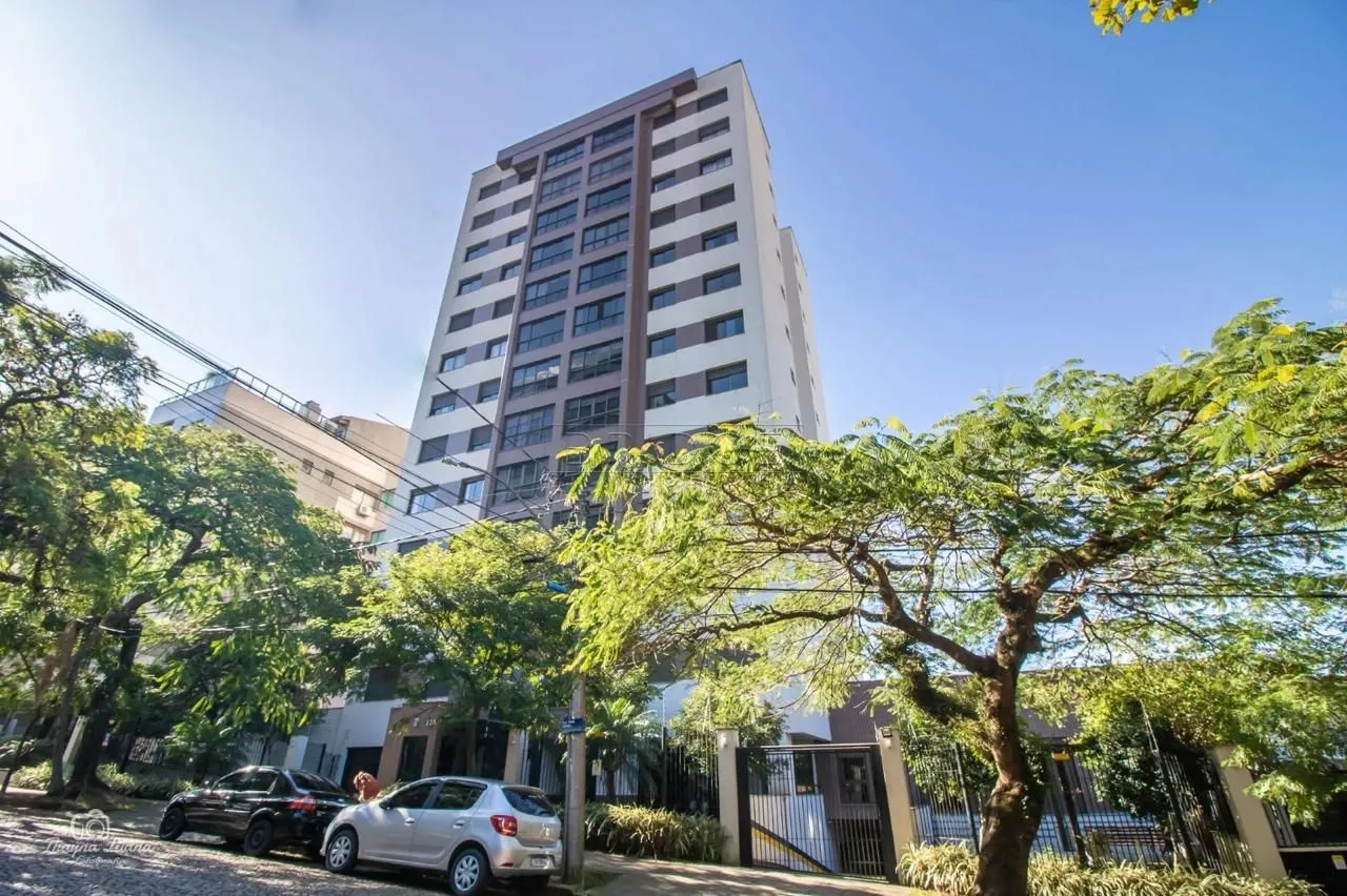 Imagem Apartamento de 2 dormitórios 1 suíte e 2 vagas no Petrópolis.