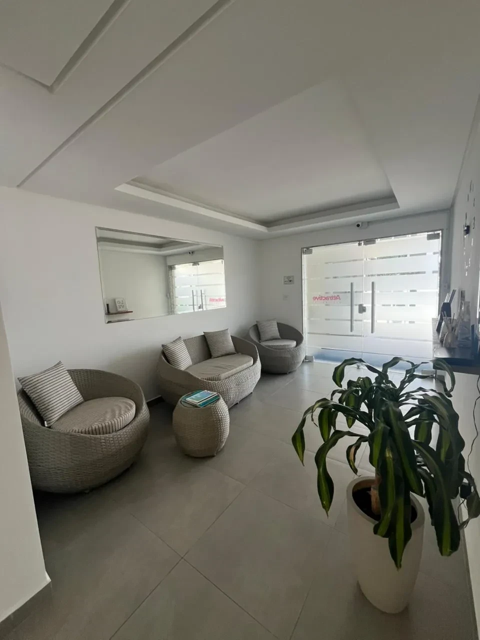 Imagem Apartamento com 2 Quartos à Venda, 67 m² em Guilhermina - Praia Grande
