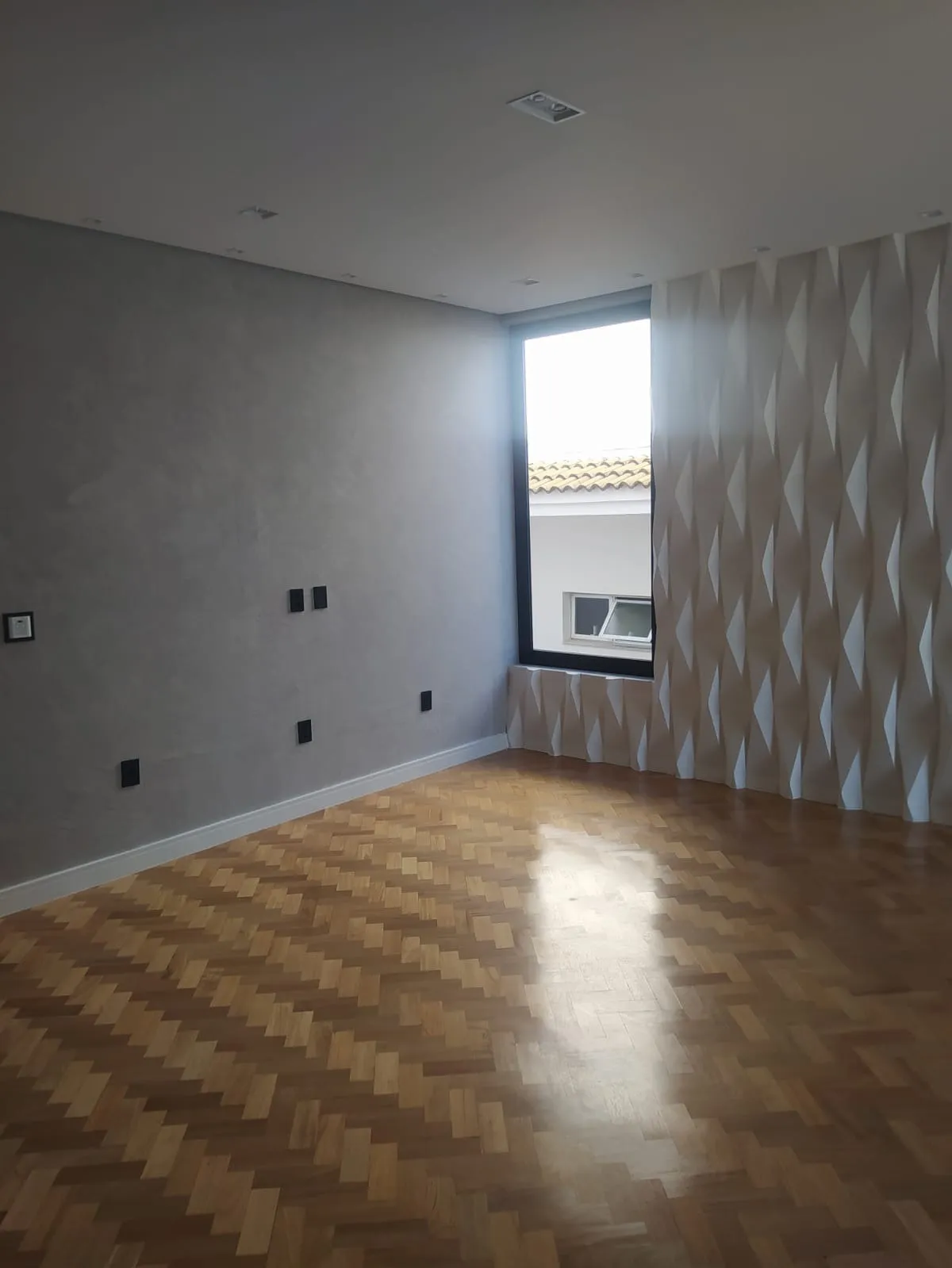 Imagem Venda Chácara Ondina de 300m² Com 4 Suítes Sorocaba/SP