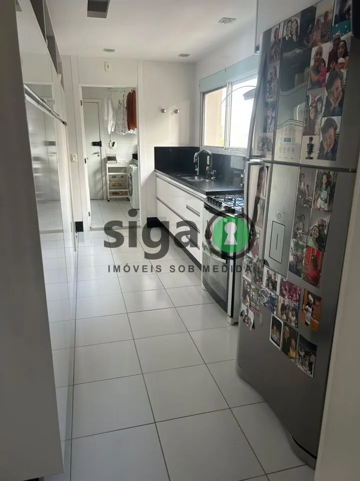 Imagem Apartamento á Venda com 200 m2, 4 dormitórios e 3 vagas, no Panamby