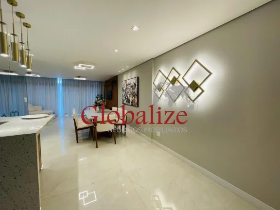 Imagem Apartamento 03 dormitórios todo reformado no Gonzaga próximo da praia por R$2.500.000,00