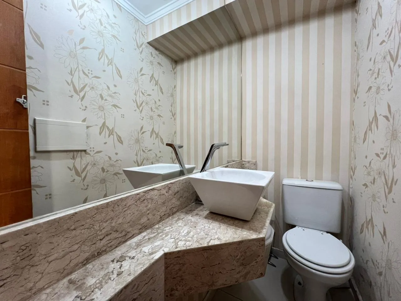 Imagem Linda casa mobiliada no Condomínio Village Salermo de 150m²