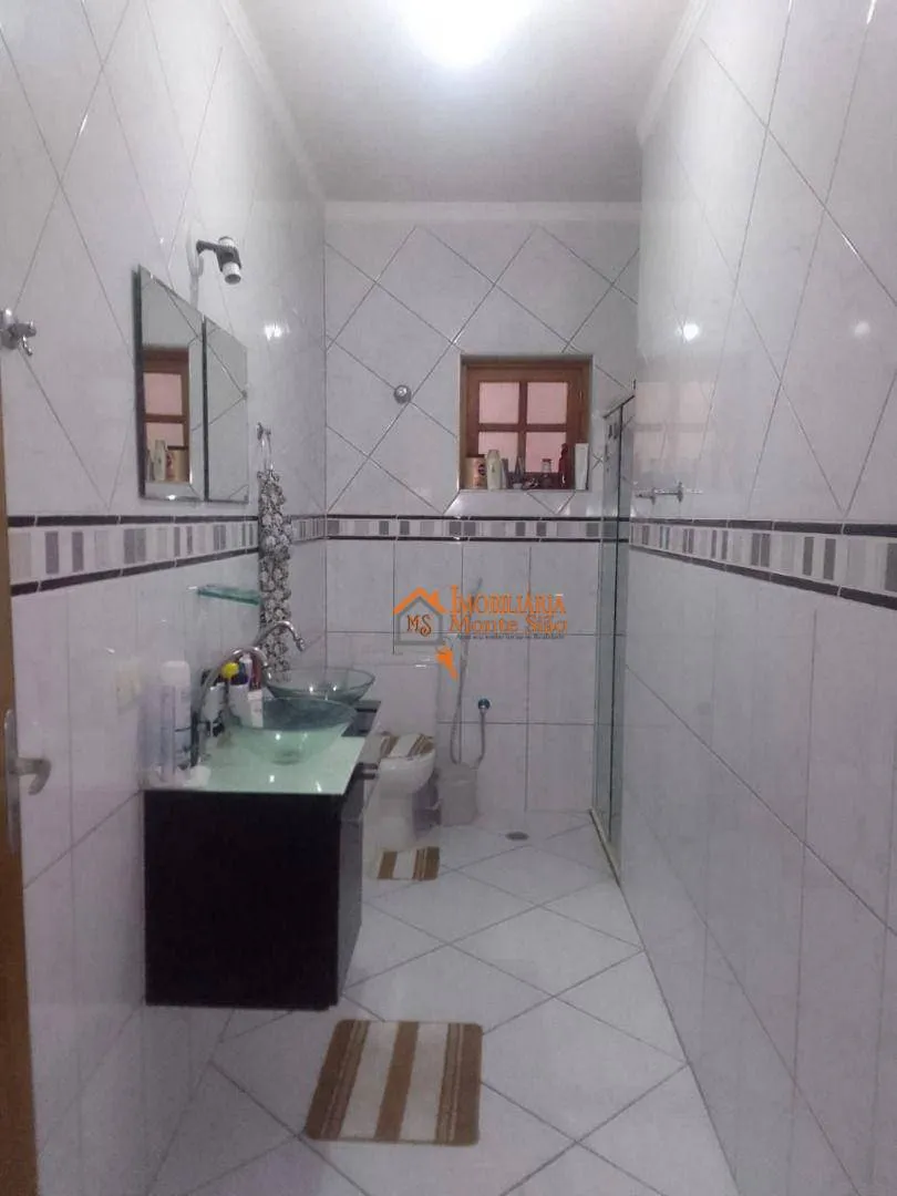 Imagem Sobrado com 4 dormitórios à venda, 218 m² por R$ 800.000,00 - Vila Galvão - Guarulhos/SP