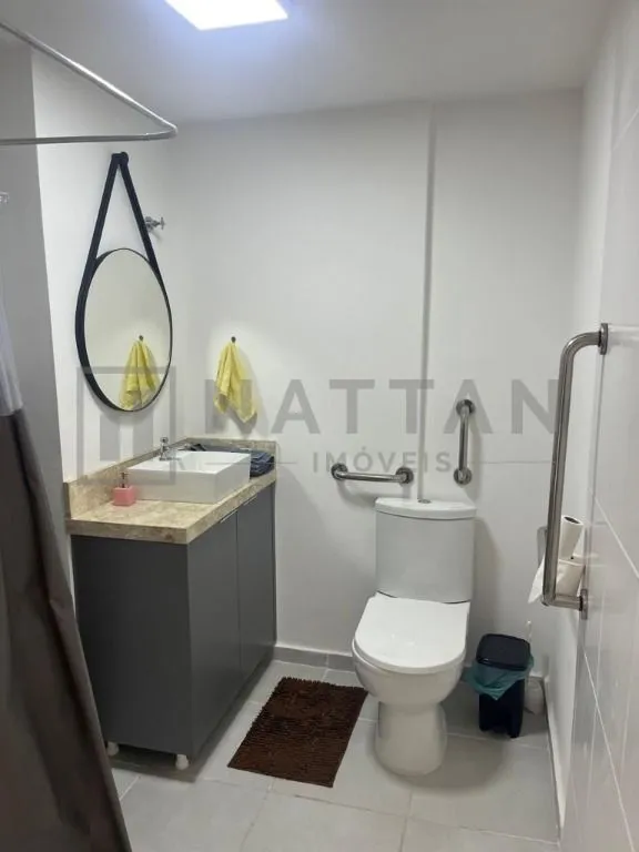 Imagem Apartamento à venda com 1 dormitório, 30 m², varanda e banheiro adaptado