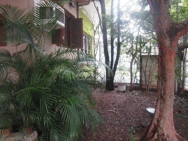 Imagem Casa para Venda - 137m², 1 dormitório, sendo 1 suites, 4 vagas - Floresta