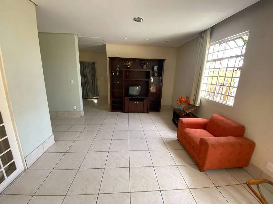 Imagem Casa à venda, 3 quartos, 1 suíte, 4 vagas, Minascaixa - Belo Horizonte/MG