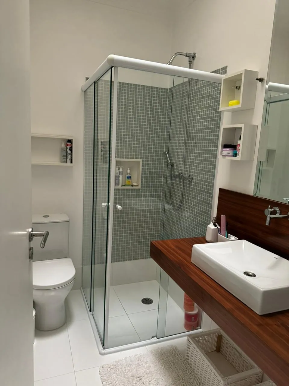 Imagem Casa de alto padrão para locação em Alphaville Residencial Dois, Barueri-SP: 4 quartos, 4 suítes, 3 salas, 4 banheiros, 3 vagas, 520m².