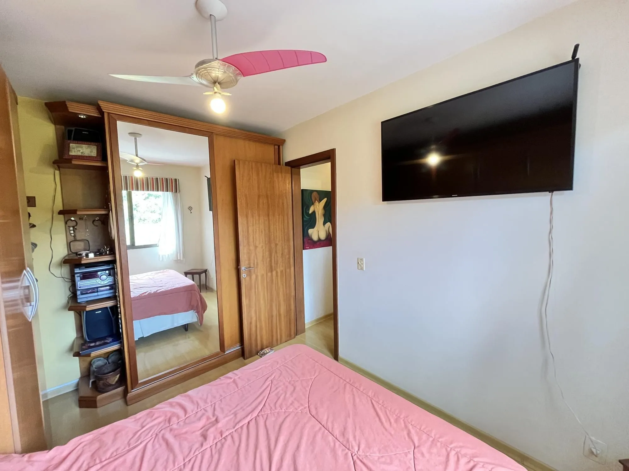 Imagem Apartamento de 2 quartos e 1 vaga de garagem no bairro Jardim Carvalho em POA/RS