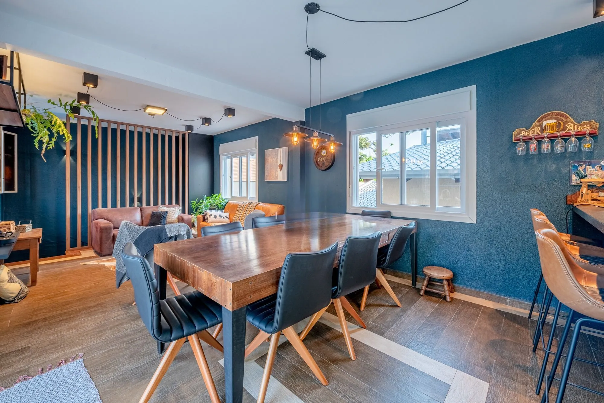 Imagem Casa com 357m² e 4 dormitórios, 3 suítes, 3 vagas