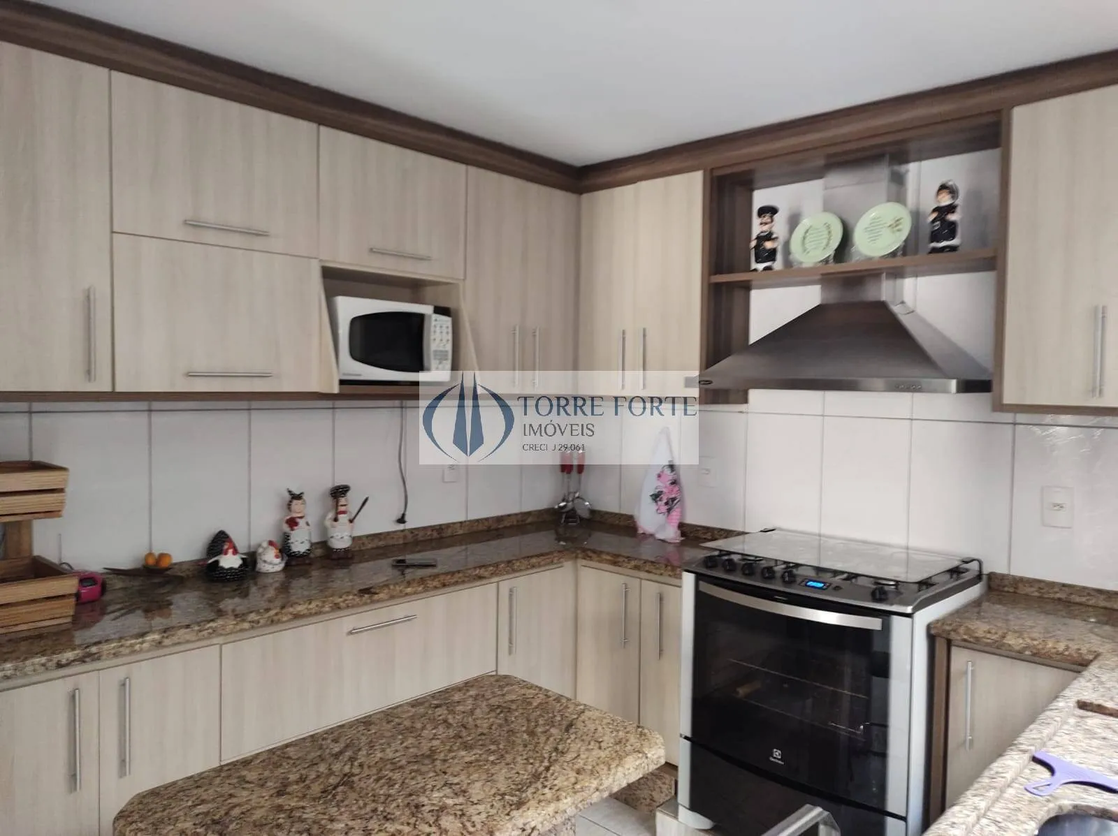 Imagem Sobrado em condominio com 3 dormitórios, 1 suite, 3 vagas na Vila Bertioga