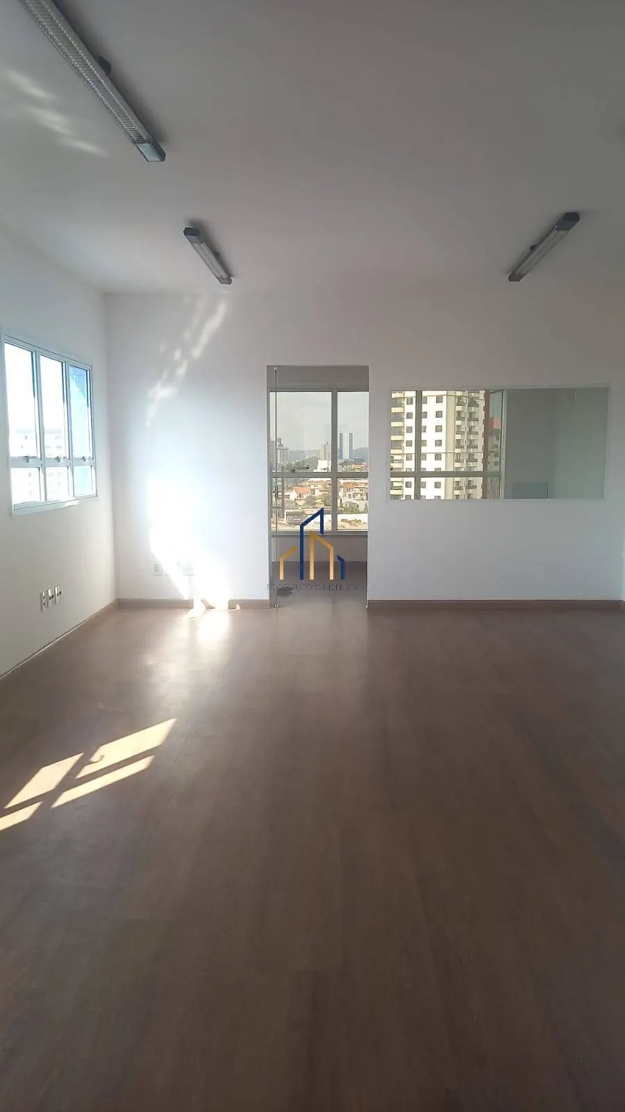 Imagem Sala Comercial para alugar na Vila Gilda em Santo André/SP
