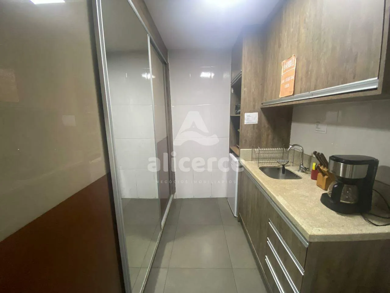 Imagem Ponto Comercial Sala térrea no Estreito, mobilado com 140m²