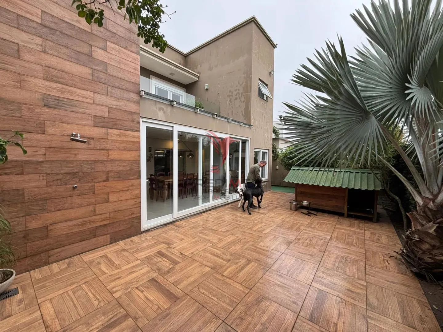 Imagem VIVER COM ELEGÂNCIA: CASA DE ALTO PADRÃO NO VEREDAS ALTOS DO LARANJAL