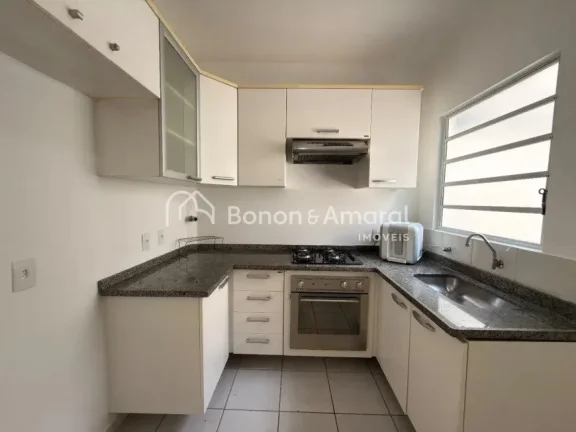 Imagem Charmosa casa localizado em uma das regiões mais valorizadas de Campinas.

O imóvel possui 3 dormi...