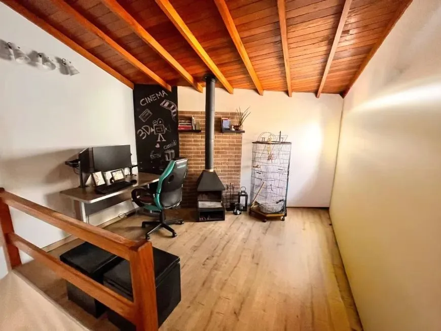 Imagem Casa Reformada em Condomínio com Suíte e Espaço Versátil Avenida Ecoville