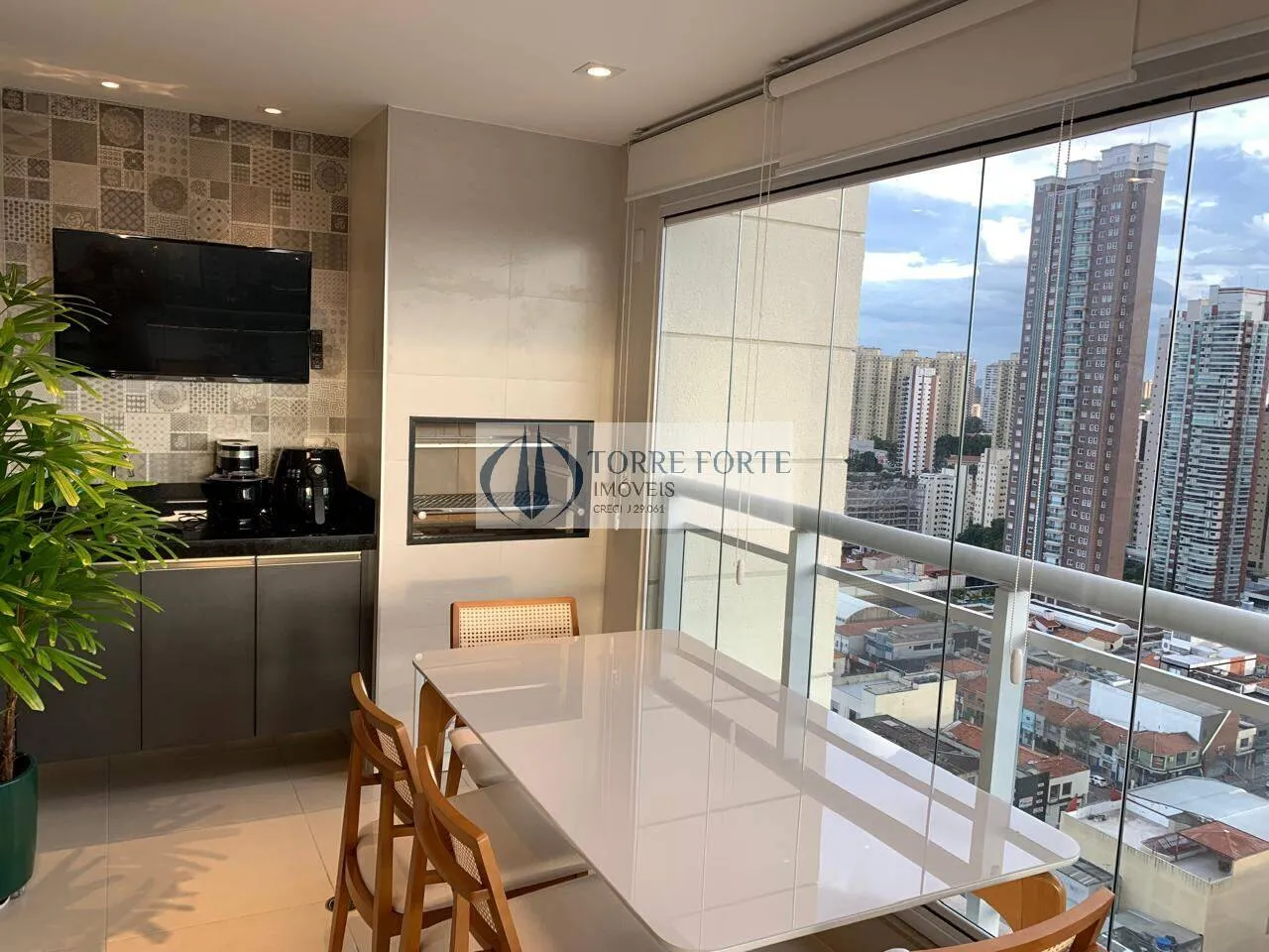 Imagem Apartamento com 3 suites 3 vagas , varanda Gourmet na Vila Gomes Cardim.